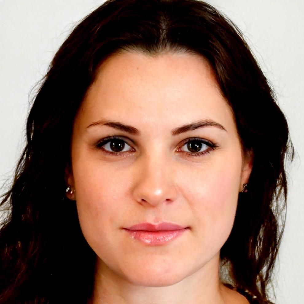 Наставник программ развития Елена Каримова